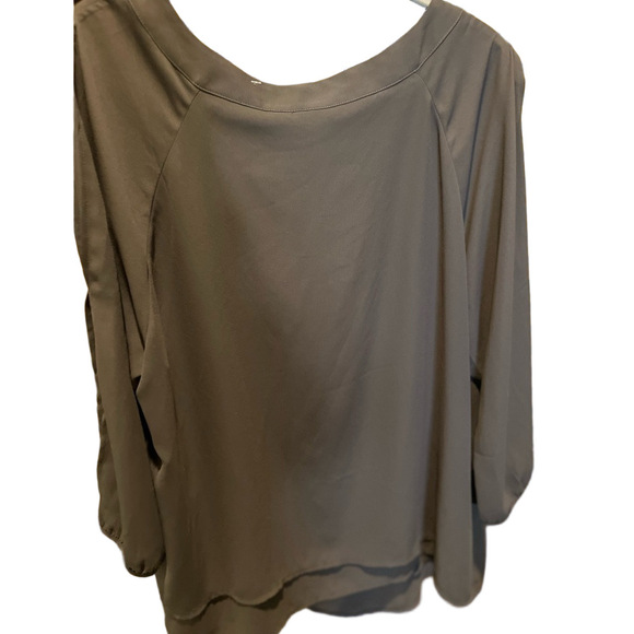 10. NWT WOMENS CHICO’S 3/XL DETAIL TOP - Picture 6 of 6